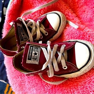 Toddler girl converse